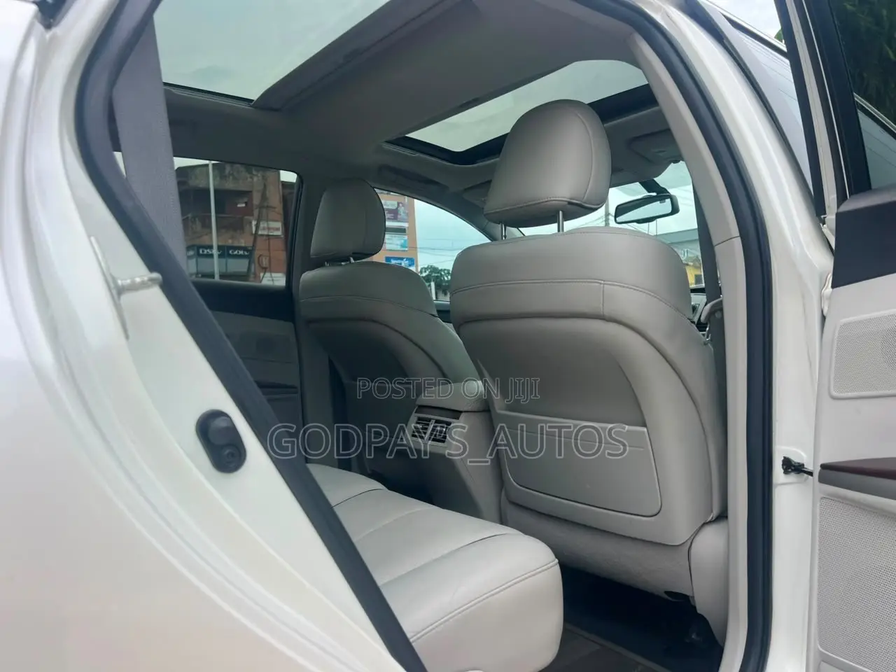 Toyota Venza XLE 2011 White