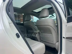 Toyota Venza XLE 2011 White