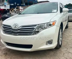 Toyota Venza XLE 2011 White