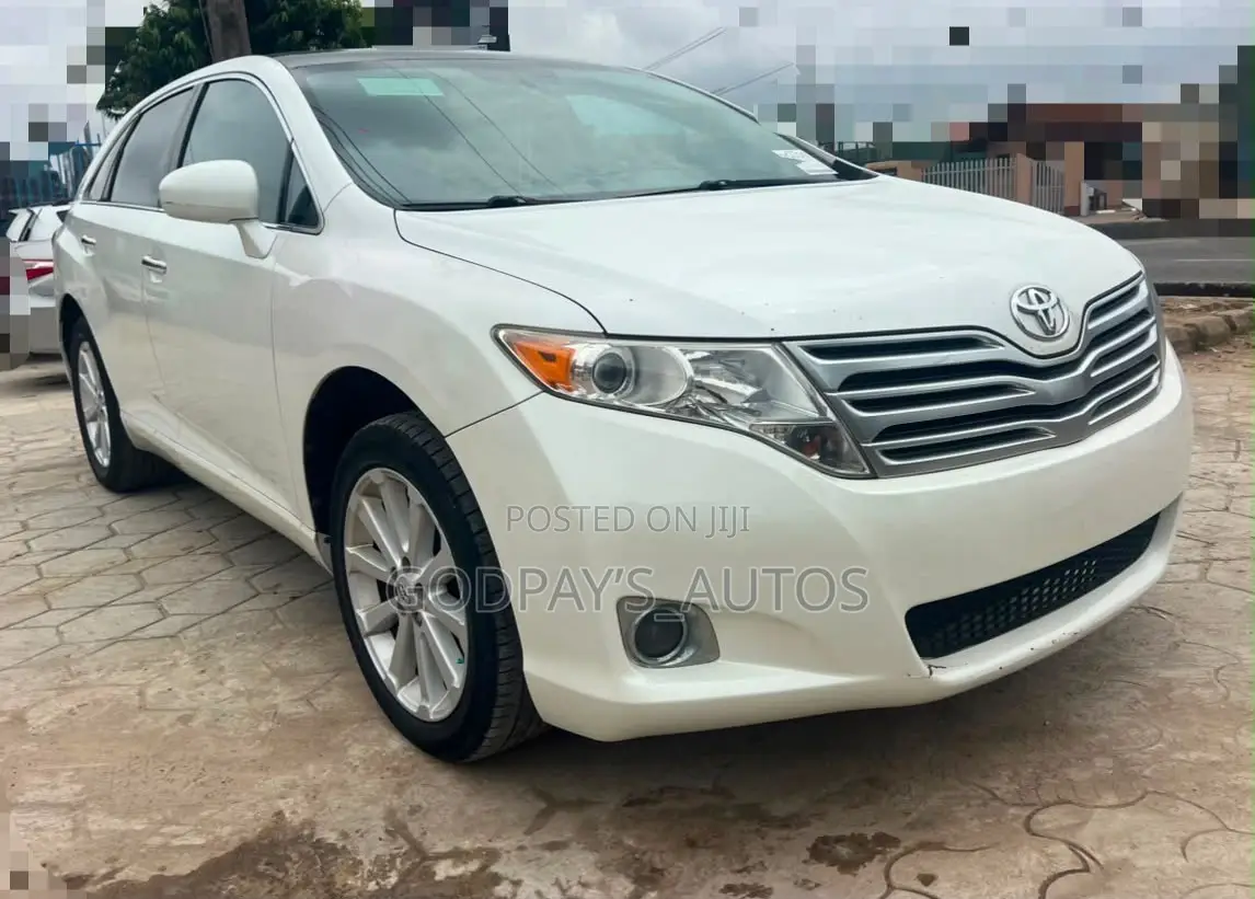 Toyota Venza XLE 2011 White