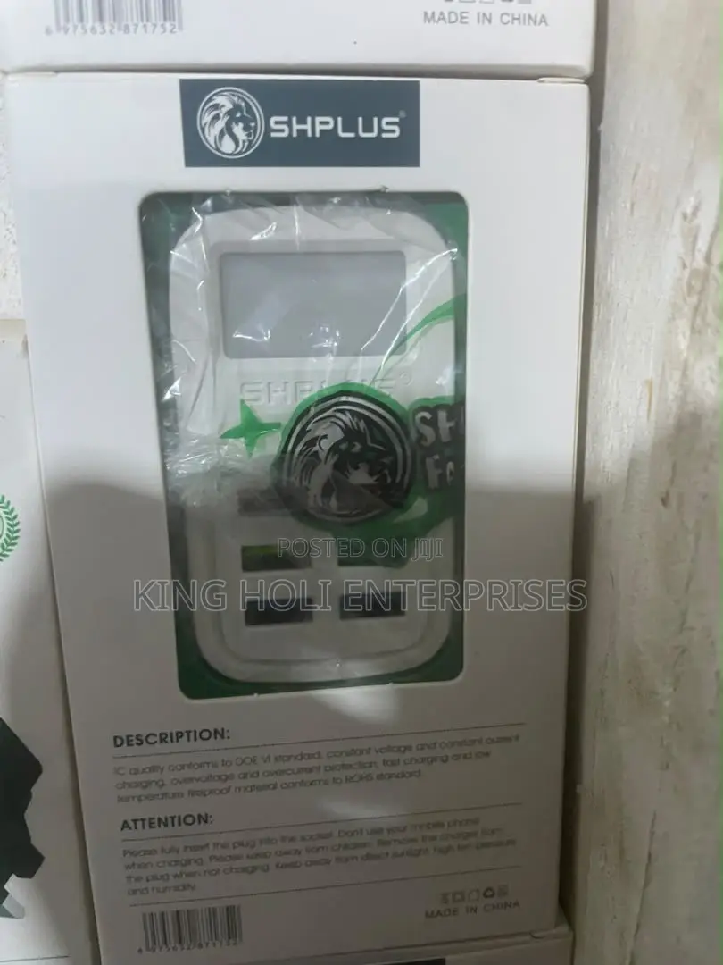 SHPLUS Universal Power Adapter With USB Charging Ports