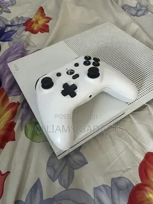 Xbox One S 1tb || One Wired Pad || Games Installed 