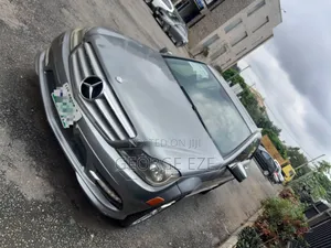 Mercedes-Benz C300 2011 Gray