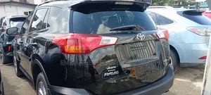 Toyota RAV4 XLE AWD (2.5L 4cyl 6A) 2013 Black