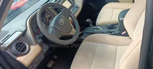 Toyota RAV4 XLE AWD (2.5L 4cyl 6A) 2013 Black