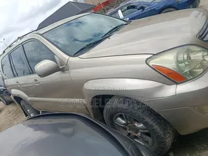 Lexus GX 470 2004 Gold