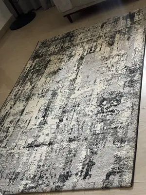 Center Rug Very New 5 by 7