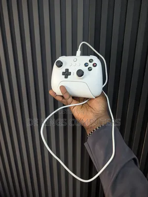 8BitDo Ultimate 2.4G Controller With Charging Dock