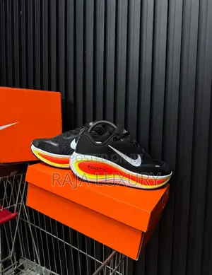 Nike Zoomx Vomero Plus - Black / Total Orange / Laser Orange