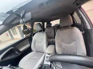 Toyota RAV4 3.5 2011 Red