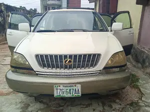 Lexus RX 300 4WD 2000 White