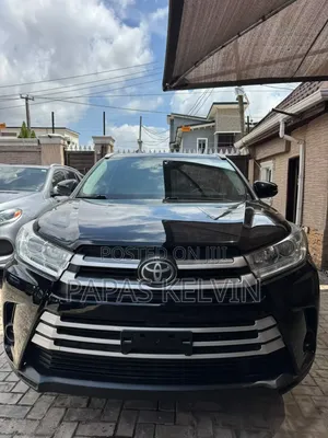 Toyota Highlander LE 4x2 (2.7L 4cyl 6A) 2018 Black