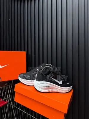 Nike Zoomx Vomero Plus Black White