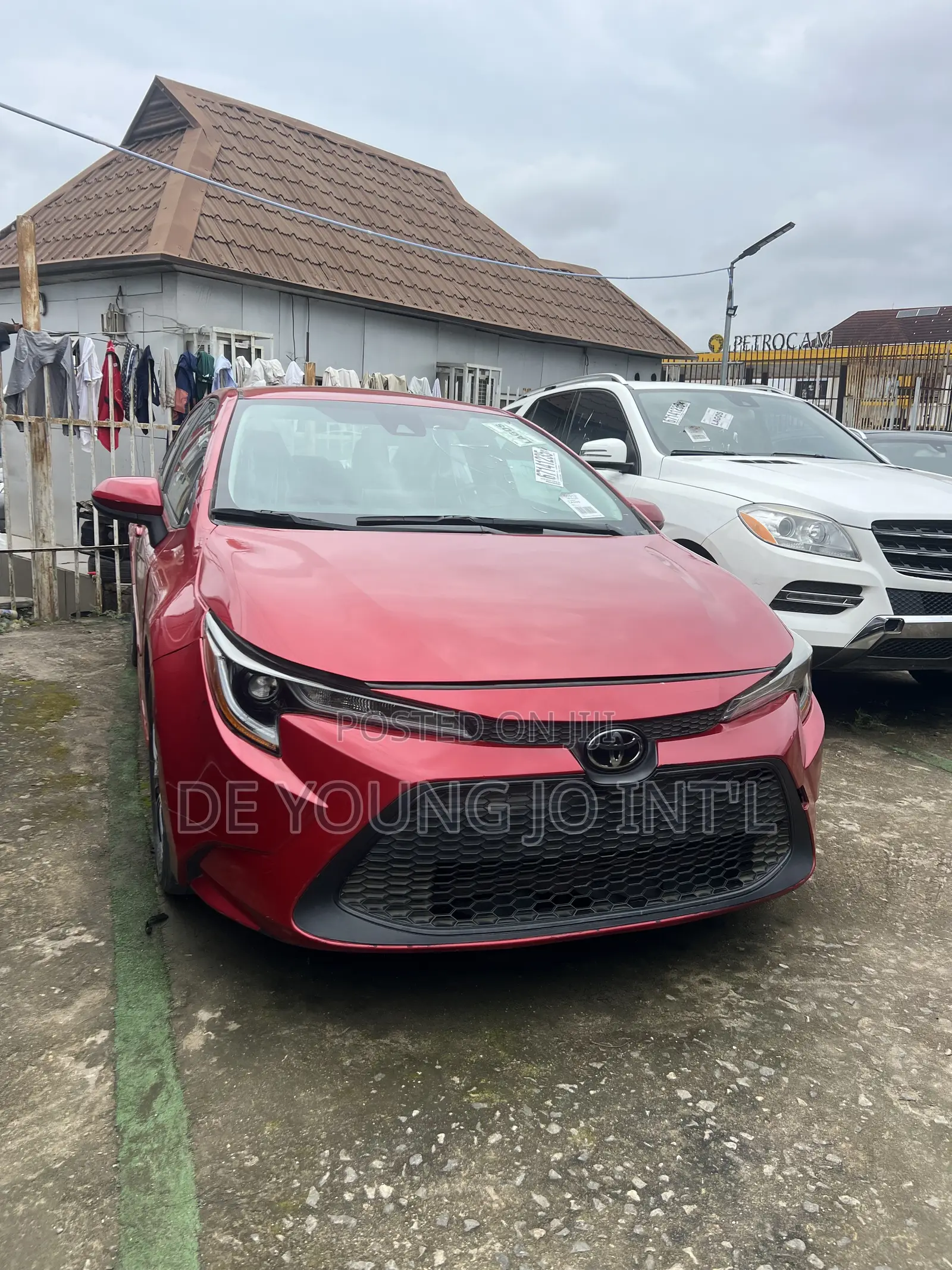 Toyota Corolla LE 2021 Red