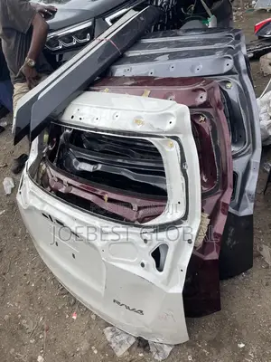 Toyota Rav4, Empty Boot, and Complete Boot 2016