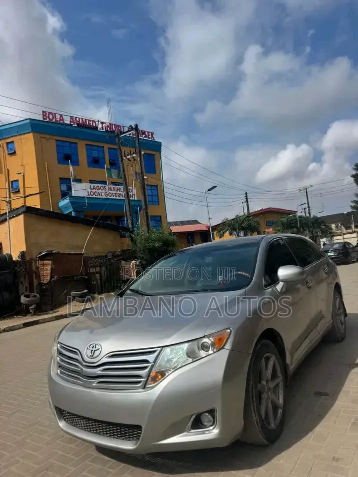 Toyota Venza Limited 2011 Silver