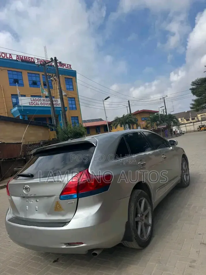 Toyota Venza Limited 2011 Silver