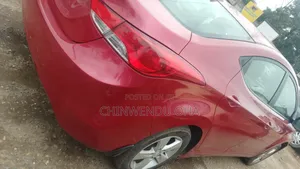 Hyundai Elantra 2014 Red
