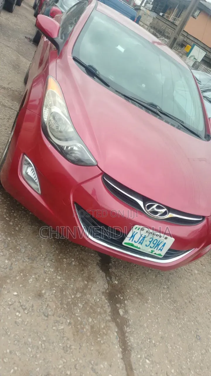Hyundai Elantra 2014 Red