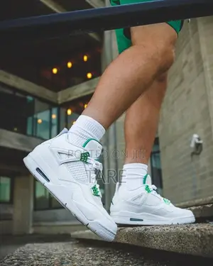 Air Jordan 4 Metallic Pack