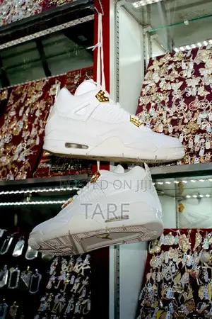 Air Jordan 4 Metallic Pack