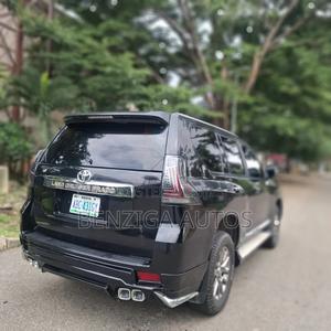Toyota Land Cruiser Prado 2022 Black