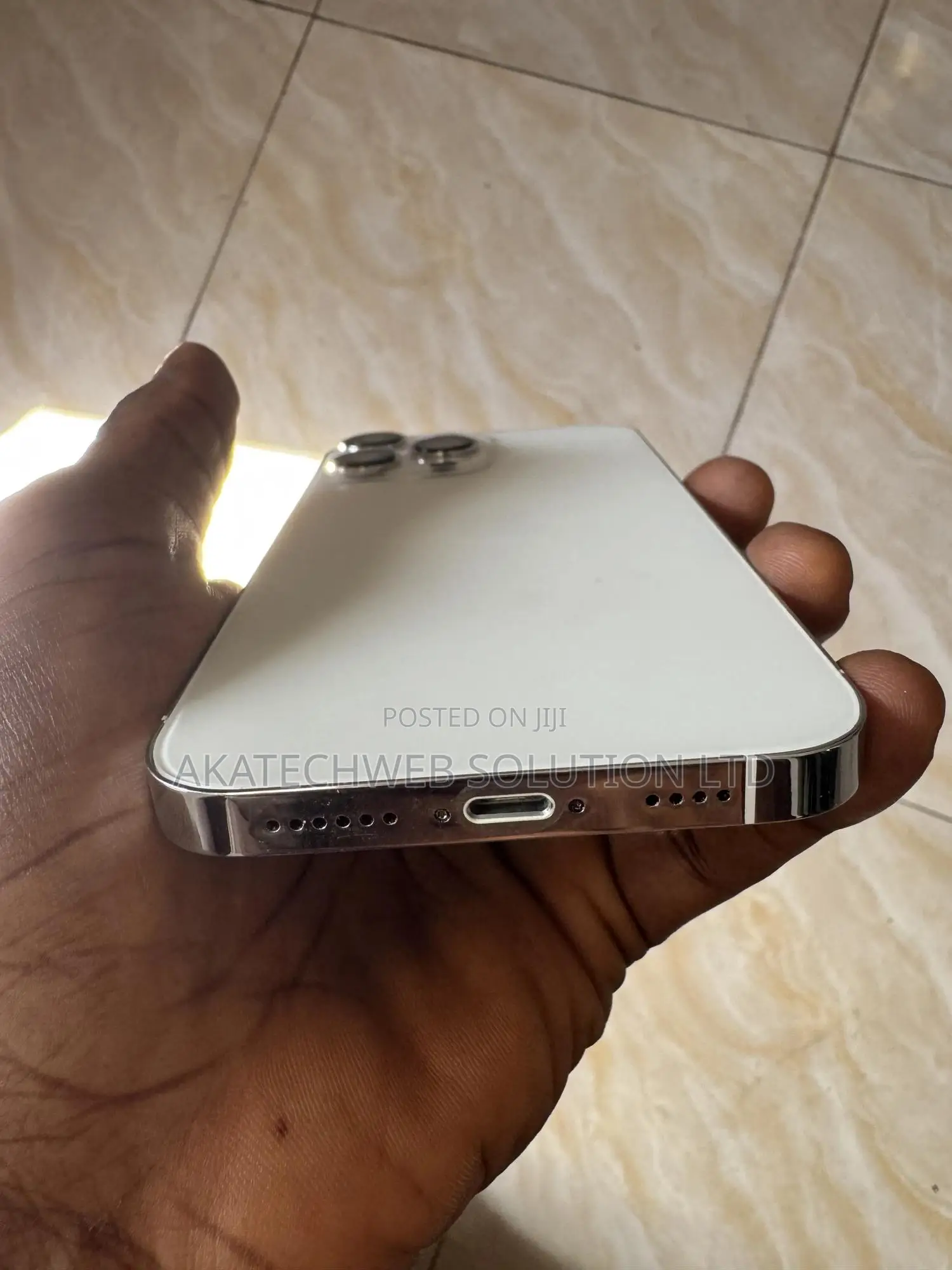 Apple iPhone XR 64 GB White