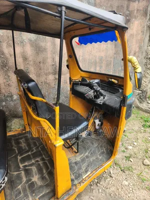 TVS King Deluxe Plus iTouch Start 2020 Yellow