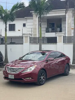 Hyundai Sonata Limited Sedan FWD (2.4L 4cyl 6A) 2012 Red
