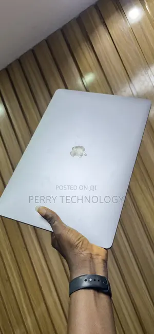 Laptop Apple MacBook Pro 2019 16GB Intel Core i7 SSD 512GB