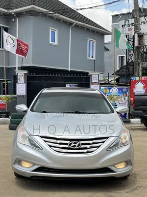 Hyundai Sonata Limited Sedan FWD (2.4L 4cyl 6A) 2011 Silver