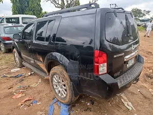 Nissan Pathfinder 2009 Black