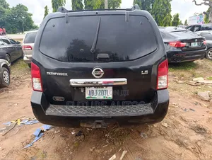 Nissan Pathfinder 2009 Black
