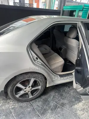 Toyota Camry 2012 Silver