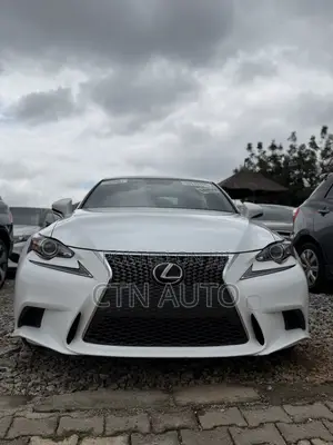 Lexus IS 300 AWD 2016 White