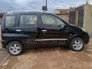 Toyota Yaris 2024 Black