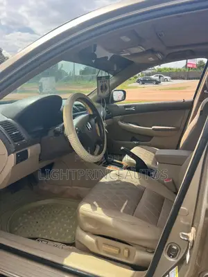 Honda Accord 2004 Gold