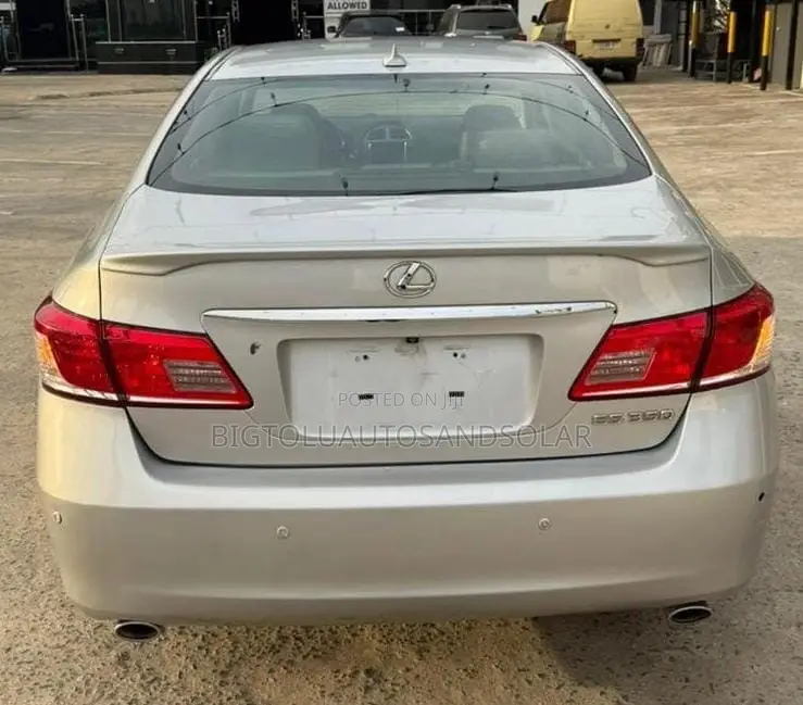 Lexus ES 350 2011 Silver