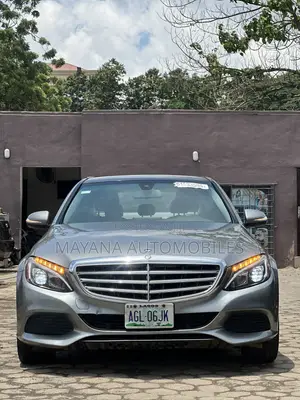 Mercedes-Benz C300 Luxury 4dr AWD 4Matic Sedan (2.0L 4cyl 7A) 2015 Gray