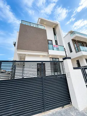 5bdrm Duplex in Lekki Phase 2 for sale