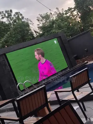 Big Outdoor Screen for Pool Per SQM