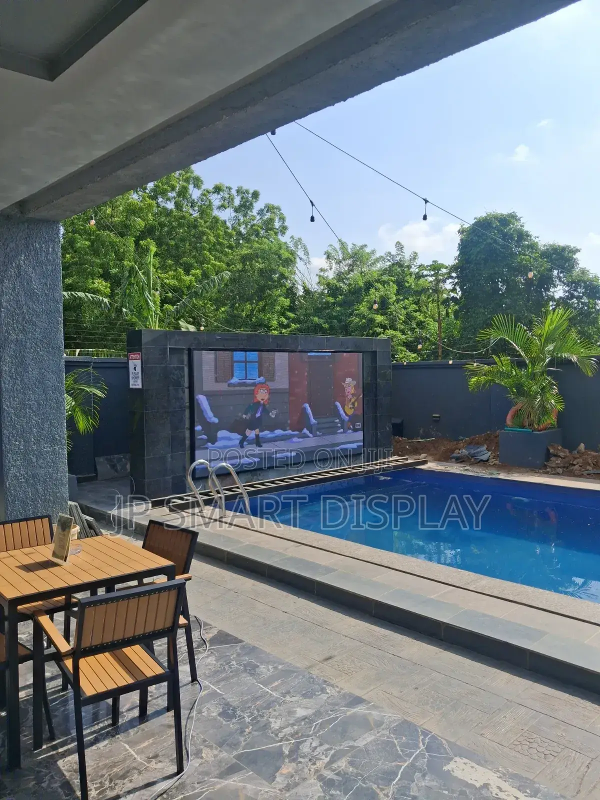 Big Outdoor Screen for Pool Per SQM