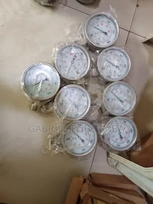 0 to 5000 Psi and Gauge 0 10,000 Psi 4" Face 1/2" NPT