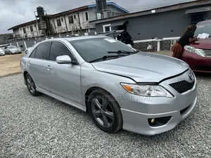 Toyota Camry SE 4dr Sedan (2.5L 4cyl 6A) 2011 Silver