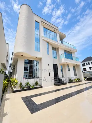 5bdrm Duplex in Chevron for sale