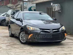 Toyota Camry LE 4dr Sedan (2.5L 4cyl 6A) 2017 Gray