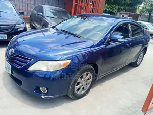 Toyota Camry LE 4dr Sedan (2.5L 4cyl 6A) 2011 Blue