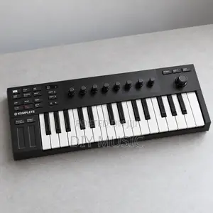 Native Instruments Komplete Kontrol M32 MIDI Keyboard