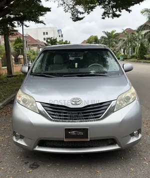 Toyota Sienna LE 7 Passenger 2012 Gray
