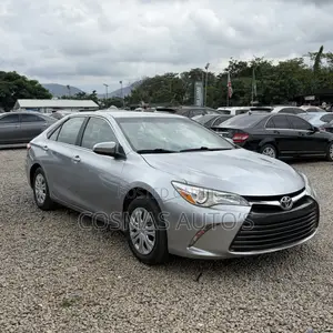 Toyota Camry LE 4dr Sedan (2.5L 4cyl 6A) 2015 Silver